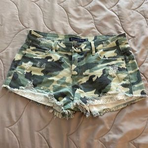 Tractor blu camo shorts
